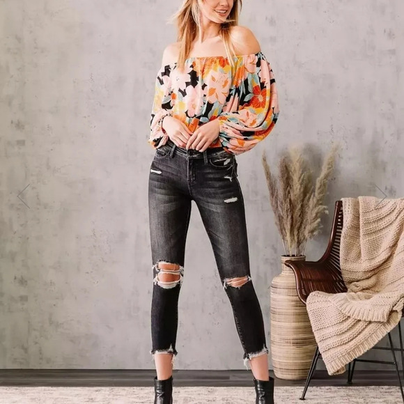 Willow and Root from buckle off shoulder floral sheer top. Side medium - Picture 5 of 11